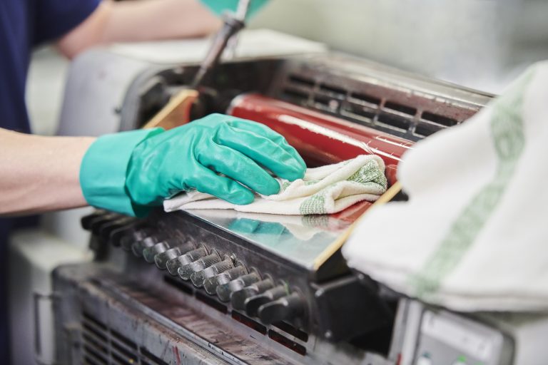 Système de lavettes industrielles réutilisables : Mewa précurseur de la durabilité